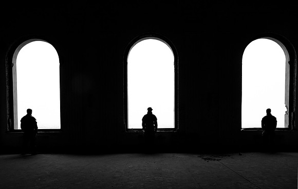3 men in the palace